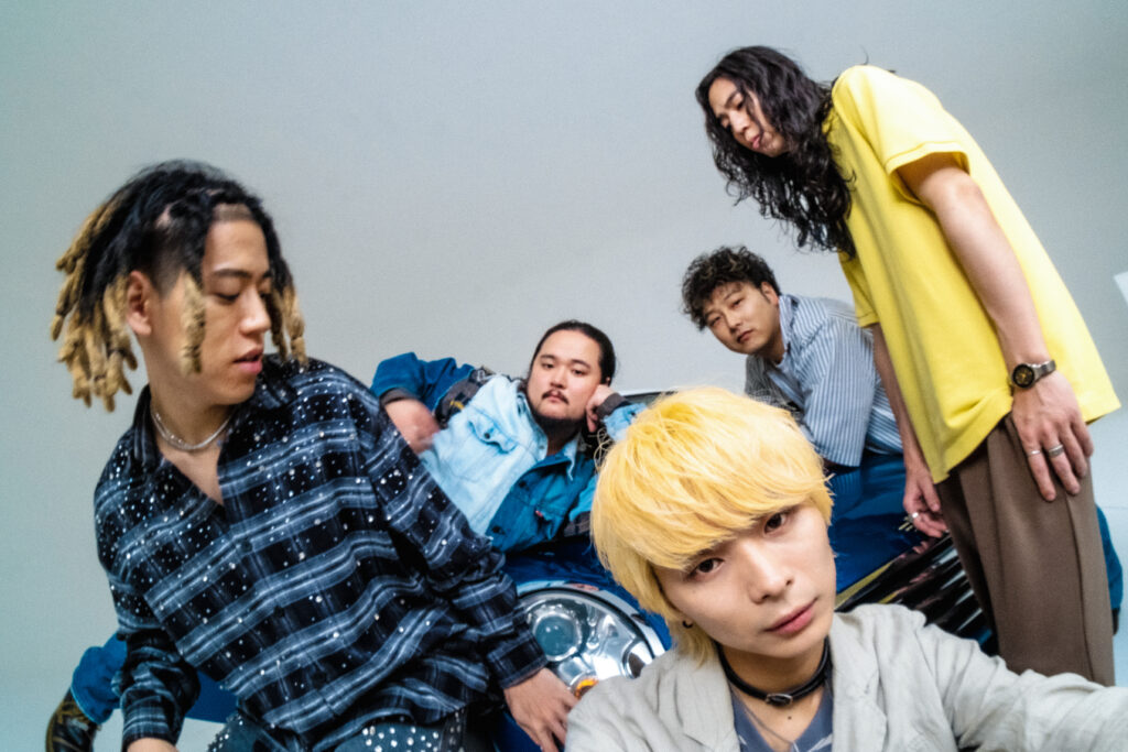 凄腕ミュージシャンが集結するバンドMEMEMION、本日リリース曲のMVがプレミア公開。キービジュアルも一新。
