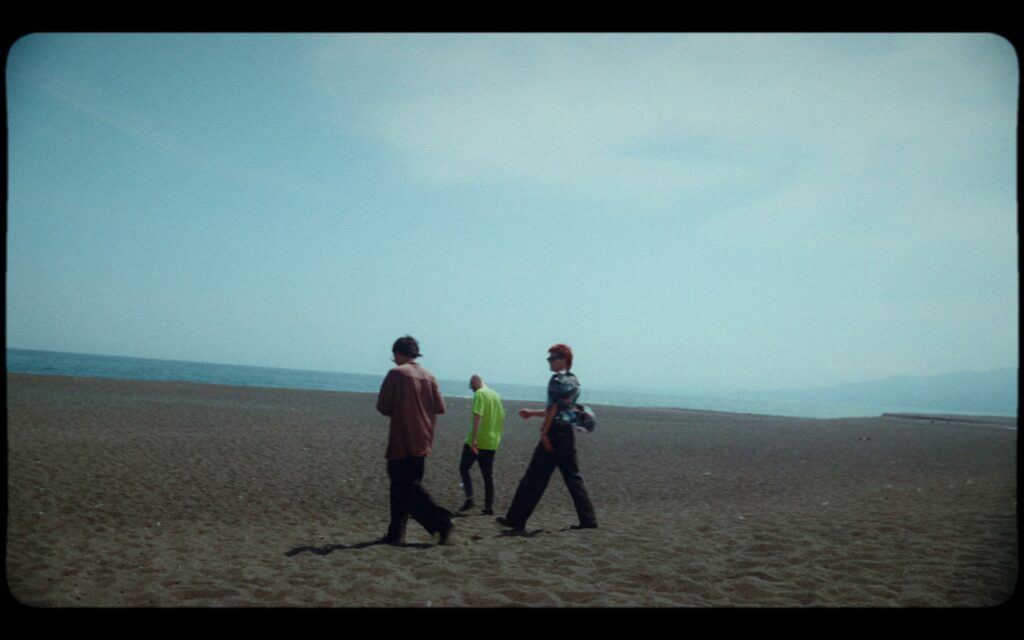 Newspeak、EP『Glass Door』に収録されている「Coastline」のミュージックビデオが完成！夏を感じさせるメンバー出演のミュージックビデオを本日21時にYouTubeプレミア公開