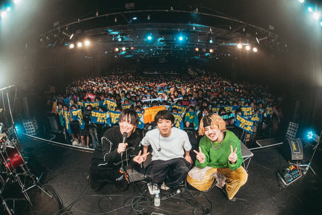 セカンドバッカーが初の全国ツアーを完走!恵比寿LIQUIDROOMで掲げた誓い「ここから始めたいと思います!