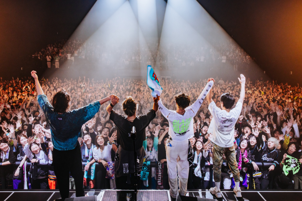 THE ORAL CIGARETTESがSiMと狂宴、盟友集った対バンツアー完走