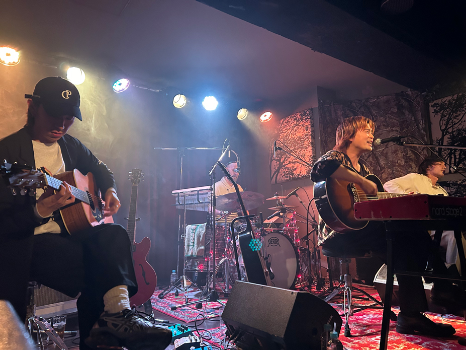 Newspeak、クリスマス企画アコースティックライブ、大盛況の中、幕を閉じる！2026年、東名阪のワンマンツアーの開催も発表！