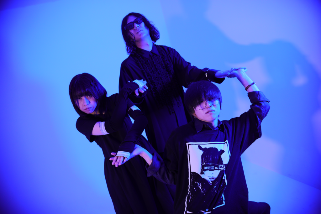 エレクトロニカ・バンド かりすの死骸　1stアルバム『ACTRESS CHARiS』配信開始&本日開催のリリースイベントよりCD発売