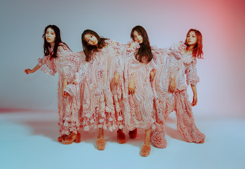 SCANDAL 待望の新曲『Girl is Ghost』リリース！さらに、新衣装とバラエティに富んだ演出に注目のMusic Videoも公開！