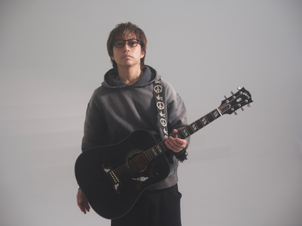 高橋優、7月31日（金）に『高橋 優 15th ANNIVERSARY SPECIAL LIVE TOUR 2025-2026「自由たる覚悟、然として奏ず」FINAL at 日本武道館』追加公演開催決定！