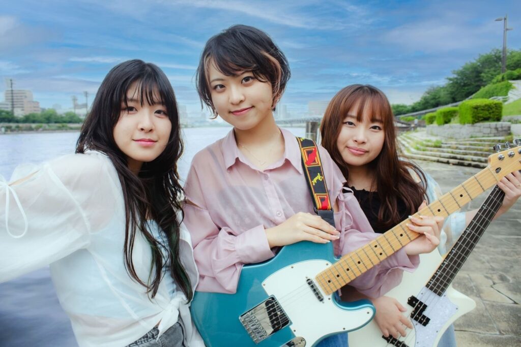 ​​<DigOut 連載vol.38>注目のアーティスト紹介コラムーー「マリンブルーデージー」