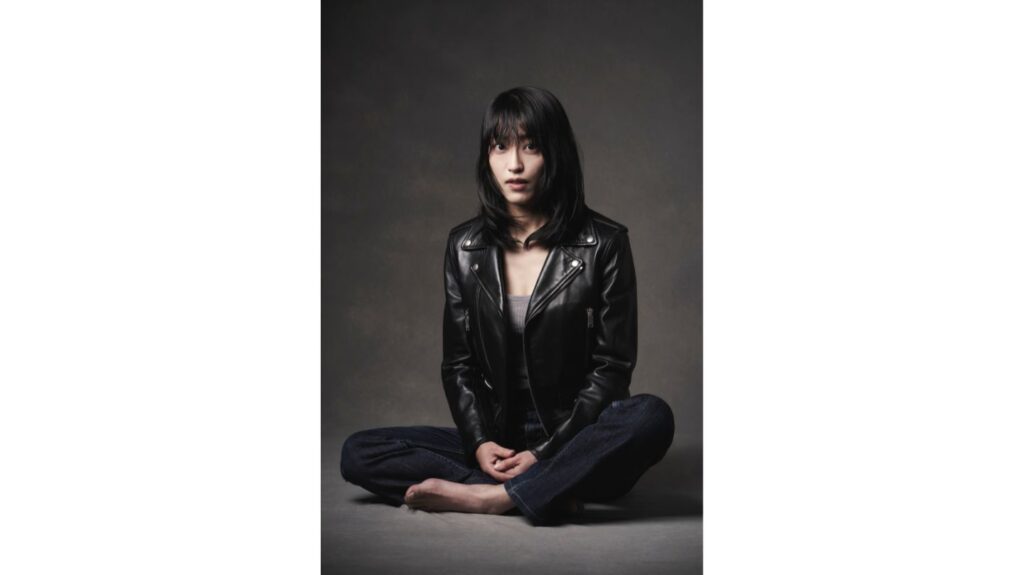 日本発、オルタナティヴ・ロックの新しい才能＝Kaori Kusuhashiがファースト・アルバム『Re:SET』を2026年4月8日(水)にデジタルリリース。