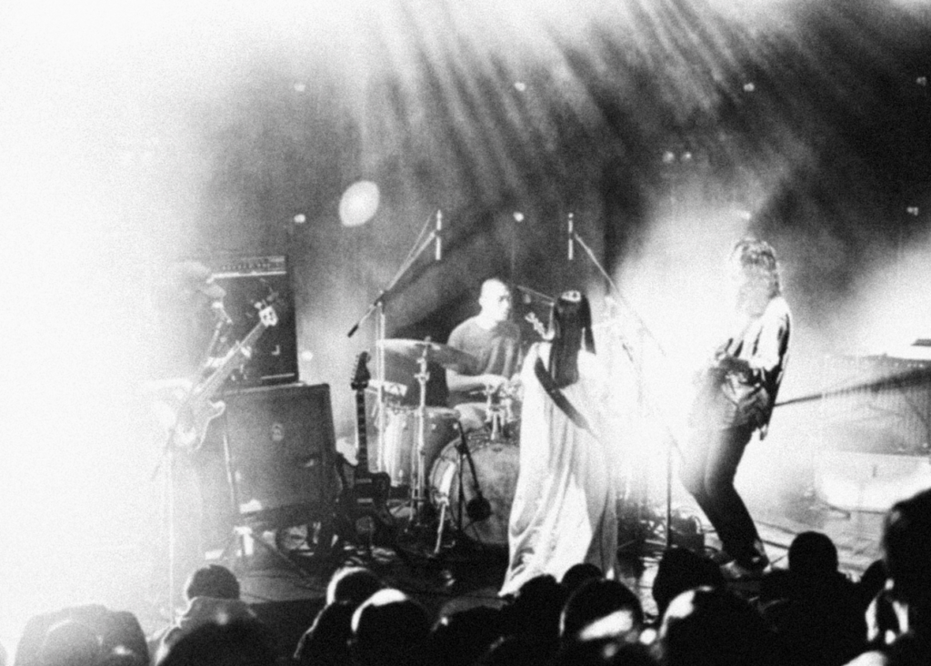 カネコアヤノ率いるバンド・kanekoayanoが配信シングル『ブルー/まだ問題ない』を5月13日(水) リリース決定。