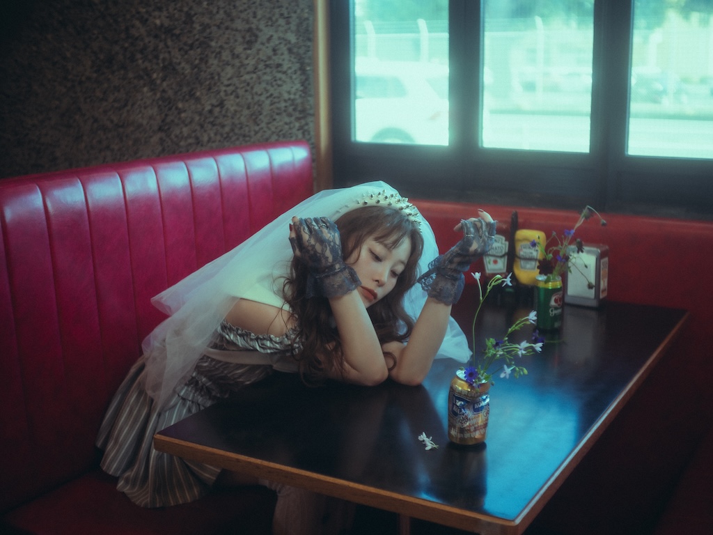 SCANDAL RINAのソロプロジェクト「Phonia」、1st single「swan」のMusic Videoを公開！ 