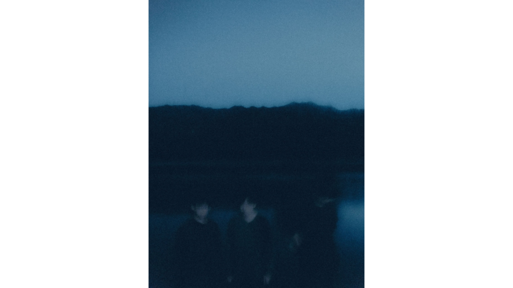 【雪国】2ndフルアルバム『shion』より「海月」のミュージックビデオを公開　街という水槽の中、自由を探す日常を切り取った映像作品