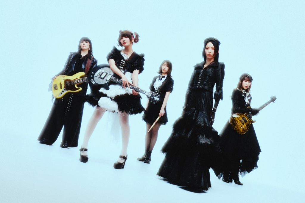 ワールドツアー開催中のBAND-MAIDのベーシストMISA、シグニチャーモデルベース第2弾の発売が決定！