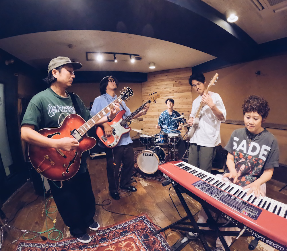 TRUE VACANCES、すでにライブでも大人気のアップテンポで疾走するキラーJAZZチューン「Six As One」をデジタルリリース&MV公開！